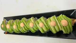 Sushi uramaki avocado dragon roll