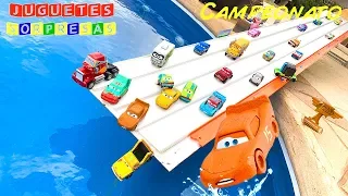 THUNDER HOLLOW RACERS CAMPEONATO EN PISCINA Carros de Carrera para niños - Pista de Coches CARS