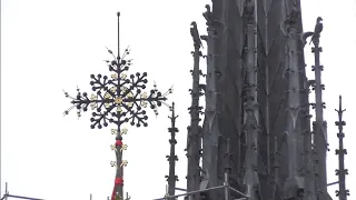 Cathédrale Notre Dame de Paris Chantier le 29 mai 2024 Retour de la Croix de Chevet Rose du transept