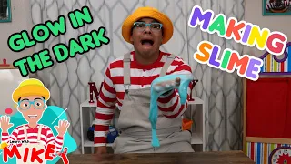 Mikey Makes Glow in the Dark Slime | Teaching Kids Spanish | Learn With Mikey