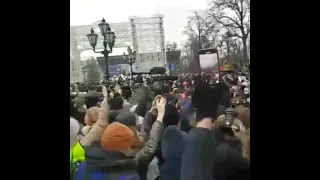 Вся #Москва вышла ✊ Долой царя-убийцу ✊ Мы здесь власть 📣 Долой царя Ёршиков ✊