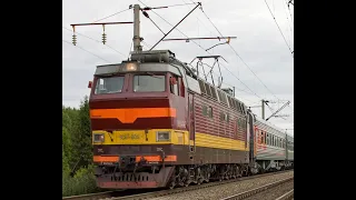 Смена электровозов ЧС2-874 на ЧС4Т-404 на станции Балезино