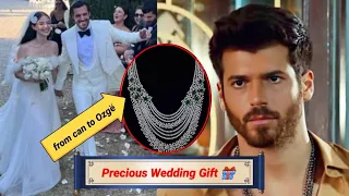 Can yaman precious gift to his best friend ozgë Gurël on her Wedding