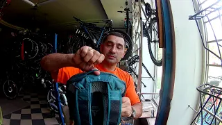 Велосипедний рюкзак Deuter Race Air 10 л (cinnamon-deepsea), відео  огляд магазина VeloViva