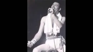 7. Now I'm Here/Improv (Queen-Live In Hoffman Estates: 8/13/1982)
