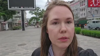 A jornalista Alina Lipp afirma que os comboios no centro de Rostov *pertencem a Wagner Group