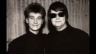 Roy Orbison (duet with k.d. lang) ~ Crying (1992)