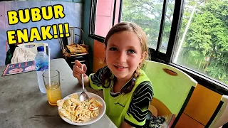 Foreigners Try Bubur Ayam in Jakarta 🇮🇩 | Indonesian Food Reaction | Bule Makan Makanan Indonesia