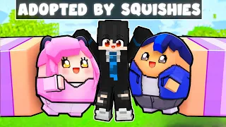 Adopted by SQUISHY FAMILY in Minecraft! (Hindi)