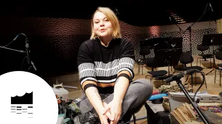 Geräuschemacherin Simone Nowicki über ihre Arbeit beim Let´s Play-Konzert