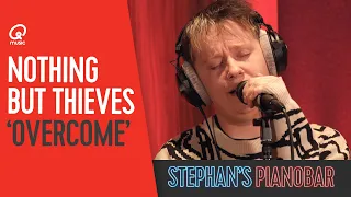 Nothing But Thieves - 'Overcome' (akoestische piano versie) // live bij Qmusic