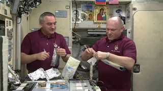 Our space Breakfast - how cosmonauts eat in Space // Space Food //