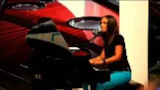 Alicia Keys at the 2009 NAMM Show