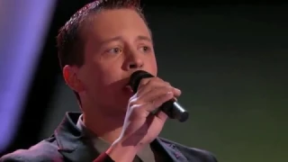 The Voice 2014 Blind Audition - Noah Lis: "Me & Mrs. Jones"