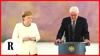 Germania, nuovo tremore per Angela Merkel. Il portavoce: "Sta bene, parte per il G20"