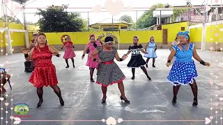 Grupo da terceira idade Dança e Balança. (Confraternização 2019) Let's twist again.