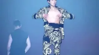 Minho (SHINee) _ ABS SHIRTLESS