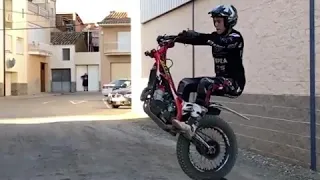 Moto trial no front wheel