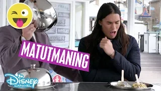 Descendants 2 | Matutmaningen med Thomas Doherty & Booboo Stewart 🌭- Disney Channel Sverige