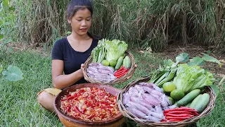 Squid salad with chili sauce so eating delicious - Adventure solo in forest