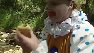 Crikey the Clown teaches 'bush tucker' - Agro's Cartoon Connection