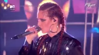Jess Glynne - Right Here (Live at MTV Crashes Plymouth 2016)