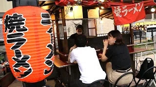 Japanese food stalls are very popular with tourists. Grilled ramen is delicious｜japanese street food