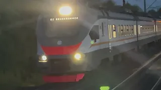 Прибытие Эп2д 0183 сообщением Серпухов-Волоколамск на платформу Кутузовская.