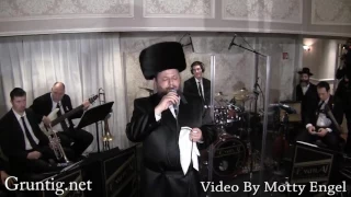 Chazzan Helfgot Sings V'Yerushalayim at His Daughter's Wedding