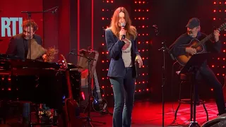 Carla Bruni - Quelque chose (Live) - Le Grand Studio RTL