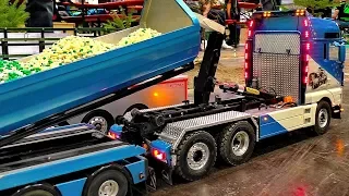 RC SCALE MODEL TRUCKS WITH AMAZING FUNCTIONALITY IN MOTION ON A FANTASTIC PARCOUR