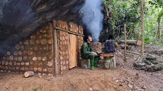 Full video: Building Complete Survival Bushcraft Shelter under the giant rock, Cliff, underground