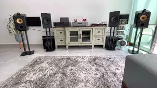 4 bookshelf’s and 2 subwoofer’s with AXR100