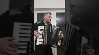 Amazing accordion-Andrzej Zarębski-Oberek  Polka