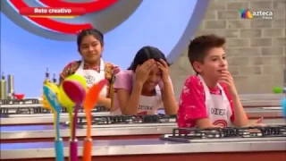 Roy  Eligiendo que deben  de cocinar ...