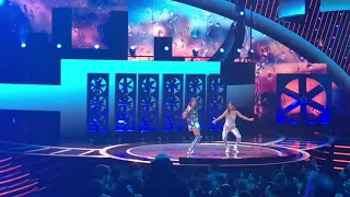 Díganle Remix - CNCO , Leslie Grace , & Becky G Live At Latin AMAS