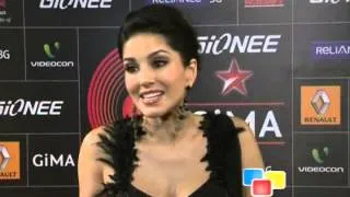 Hot sunny leone at gima awards 2014 with press on red carpet