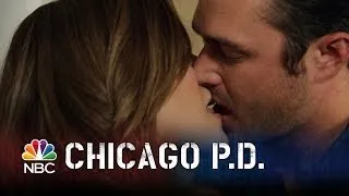 Chicago PD - Lindsay and Severide Kiss (Episode Highlight)