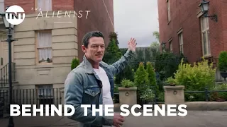 The Alienist: Building the Gilded Age with Daniel Brühl & Luke Evans - Season 1 [BTS] | TNT