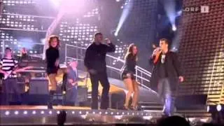 ROBBIE WILLIAMS-TRIPPING-LIVE