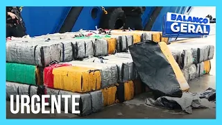 Marinha e PF apreendem droga escondida no casco de navio no Porto de Santos