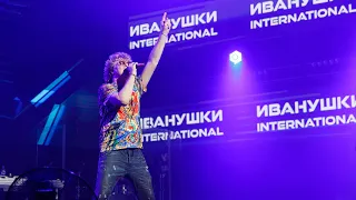 Рыжий из Иванушек International вышел на сцену Summer Fest в эксклюзивном украшении CHAMOVSKIKH.