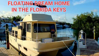 Living on a houseboat in the Florida Keys !!