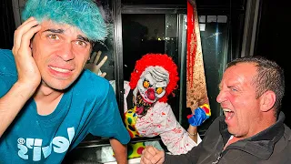 Me DISFRAZO de PAYASO ASESINO para COLARME en el AUTOBUS!