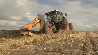 TraktorTV Folge 48 - Ein Fendt Vario 939  und ein Cameco 805 mit 600 PS beim Tiefpflügen