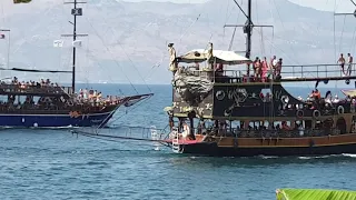 Top Channel/ E gjithë bota në Sarandë. Nga Kosova deri në Francë zbarkojnë mijëra turistë