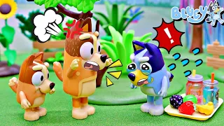 Bluey's Toy Lesson in Generosity: Sharing Cookies with Bingo - Pretend Play with Bluey Toys