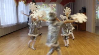 Танец снежинок. Детский сад №69 г. Сыктывкара