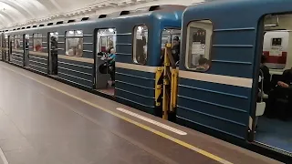 ЕМА на станции Пушкинская. Отправление.