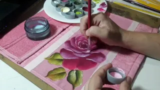 pintura em tecido Rosas em toalha de lavabo. Luciana Dalponte